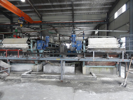 DU橡胶带式真空过滤机(图1) DU橡胶带式真空过滤机(图1)